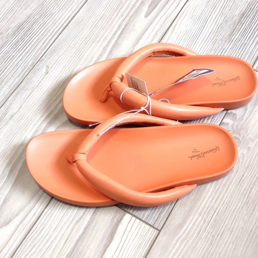 (57-1040)   Universal thread Jewel Sandals Sz 6